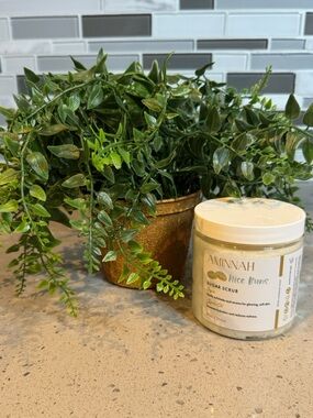 AMINNAH - Nice Buns Sugar Scrub